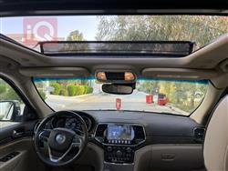جیپ گراند شیرۆکی
